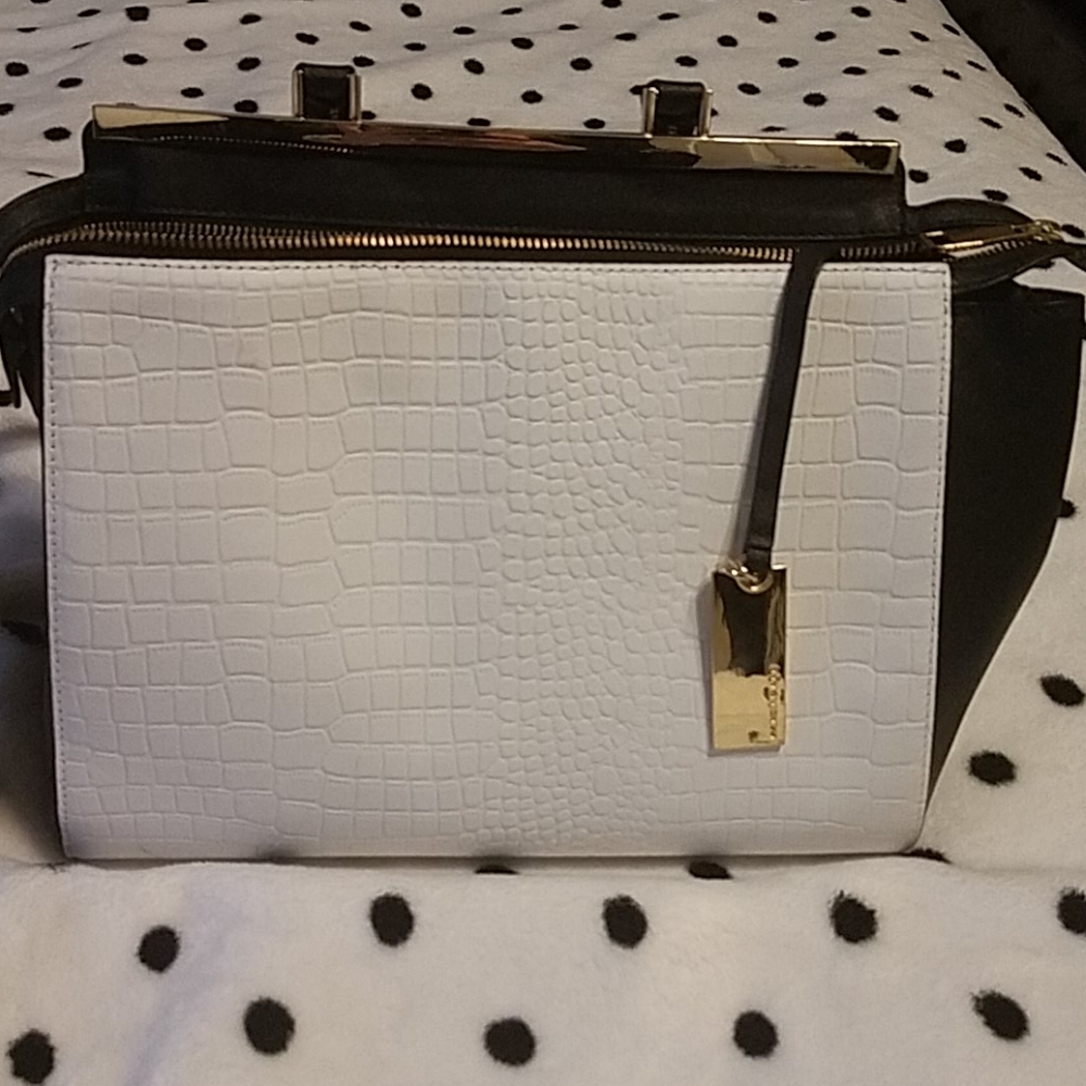 Hand bag